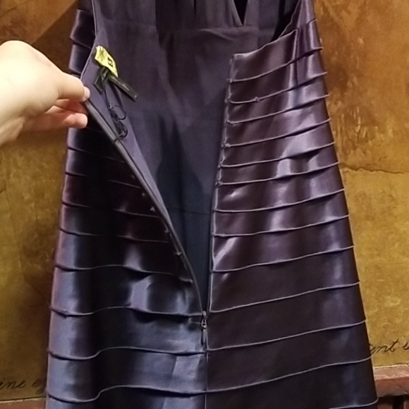 Dress - Picture 5 of 5